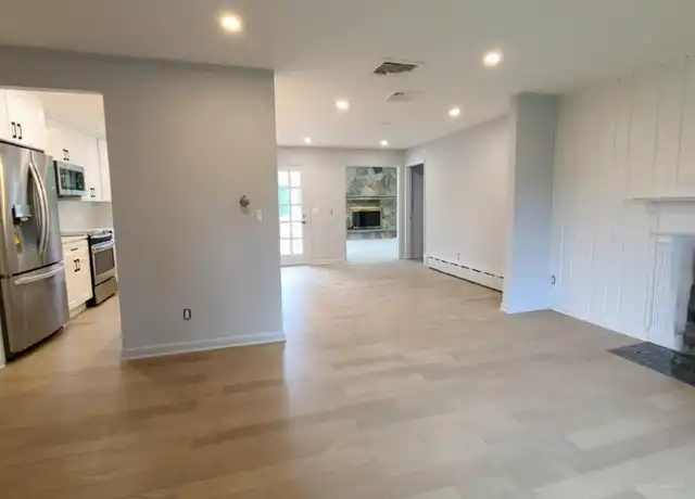 Property at 76 Havemeyer Ln, Old Greenwich, CT, 06870, 4 beds, 3.5 baths, [object Object]