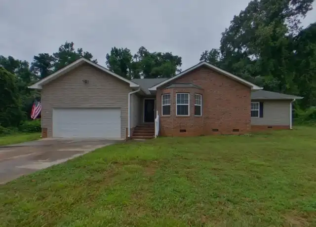 Property at 211 Boxwood Ln, Anderson, SC, 29621, 3 beds, 2 baths, [object Object]