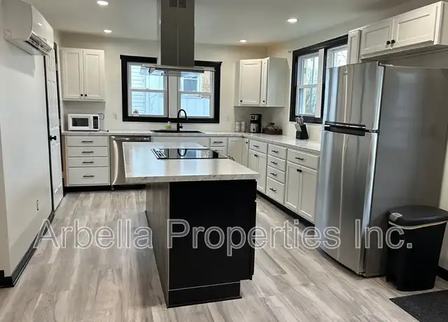 Property at 1106 Buffalo St, Johnson City, TN, 37604, 2 beds, 2 baths, [object Object]