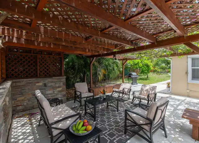 Property at 279 Hach Ln, West Palm Beach, FL, 33415, 1 bed, 1.5 baths, [object Object]
