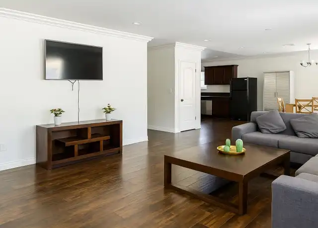 Property at 1253 W 35th St, Los Angeles, CA, 90007, 5 beds, 5 baths, [object Object]