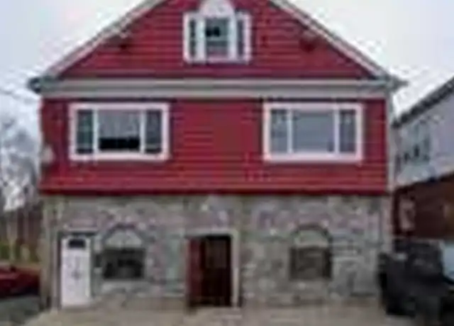 Property at 213 Cherry St Unit 2, Syracuse, NY, 13210, 2 beds, 1 bath, [object Object]