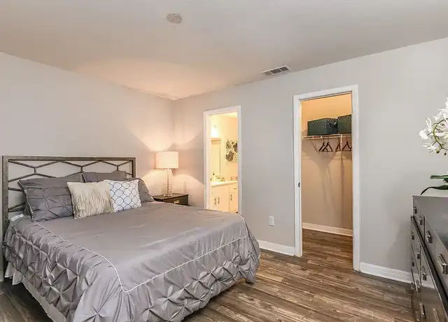 Property at Fourteen01 Apartments - 1401 S Kirkman Rd, Orlando, FL, 32811, 1 bed, 1 bath, [object Object]