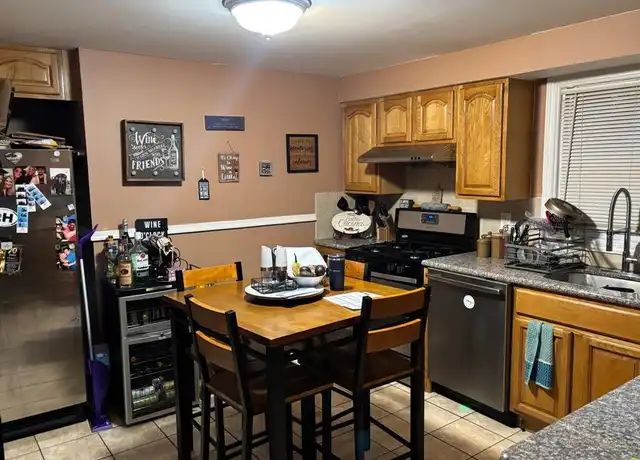 Property at 5 Eastgate Ct, Lodi, NJ, 07644, 2 beds, 1 bath, [object Object]