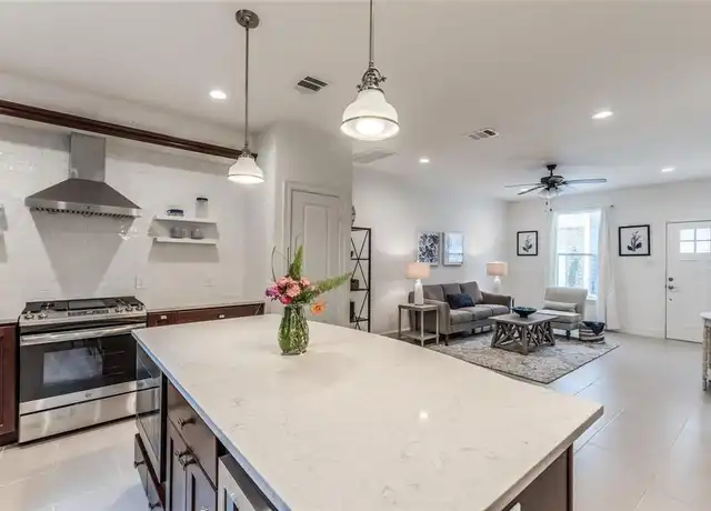 Property at 118 Sylvester Rd, Houston, TX, 77009, 3 beds, 2.5 baths, [object Object]