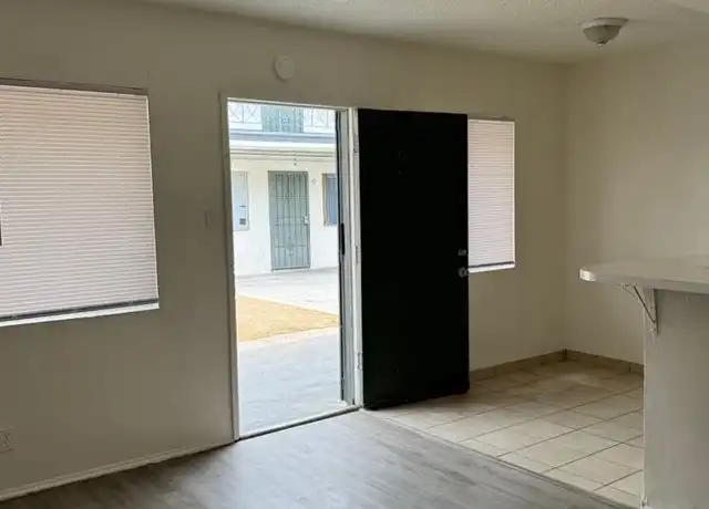 Property at 5493 Atlantic Ave Unit 2, Long Beach, CA, 90805, 1 bed, 1 bath, [object Object]