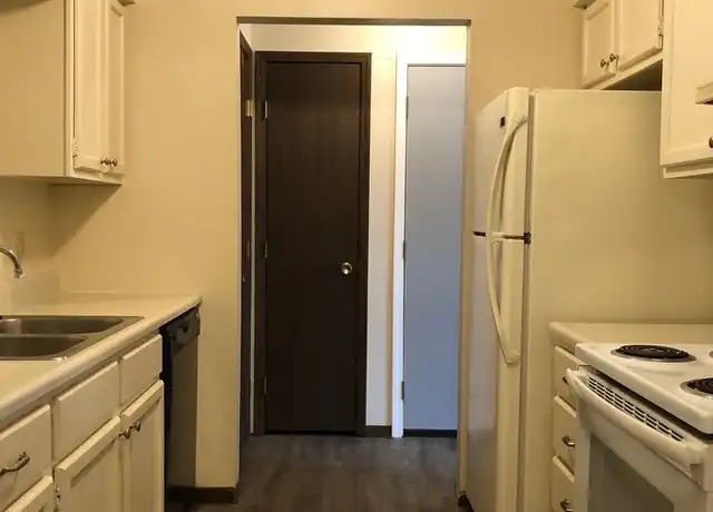 Property at 3355 W Laskey Rd Unit 13, Toledo, OH, 43623, 2 beds, 1 bath, [object Object]