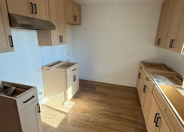Property at 827 W Colden Ave Unit 5, Los Angeles, CA, 90044, 2 beds, 1 bath, [object Object]