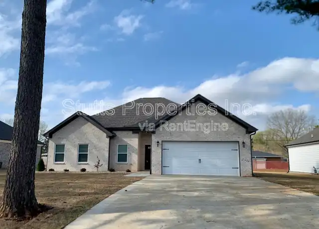 Property at 1009 Grand Ave, Muscle Shoals, AL, 35661, 3 beds, 2 baths, [object Object]