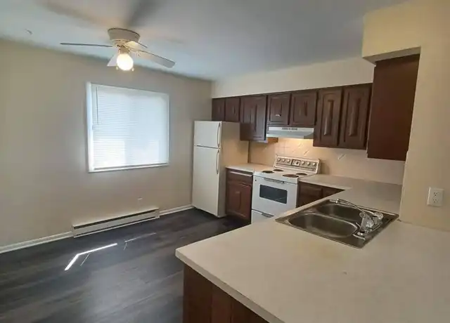 Property at 604 Saint Louis Ave Unit 604-205C, Rockford, IL, 61104, 2 beds, 1 bath, [object Object]
