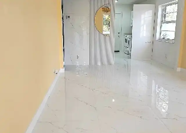 Property at 709 13th St Unit 4, West Palm Beach, FL, 33401, 2 beds, 1 bath, [object Object]