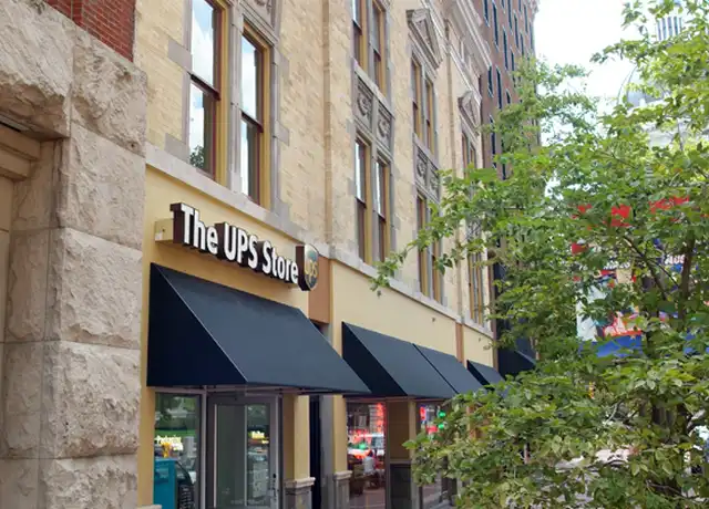 Property at 133 W Market St Unit 3-B, Indianapolis, IN, 46204, 2 beds, 2 baths, [object Object]