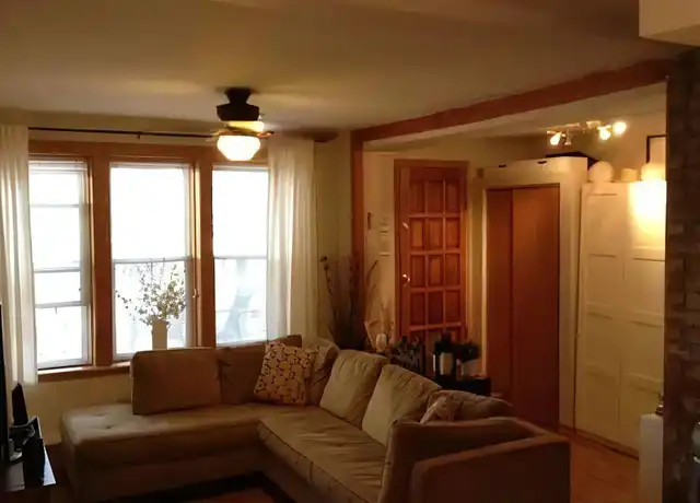 Property at 1237 W 32nd Pl Unit 1front, Chicago, IL, 60608, 1 bed, 1 bath, [object Object]