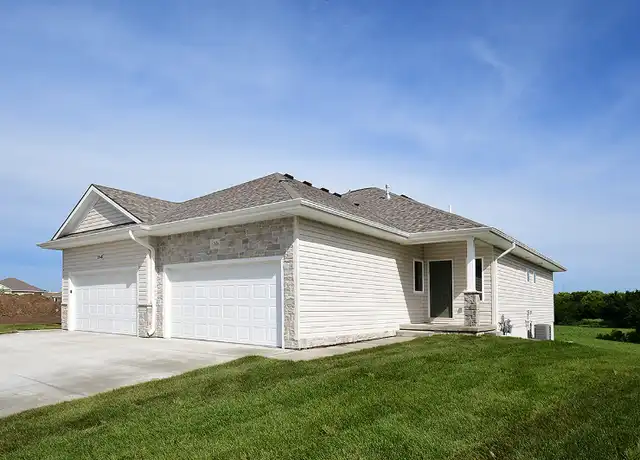 Property at 17640 Greenleaf St Unit 1, Omaha, NE, 68136, 1 bed, 1 bath, [object Object]