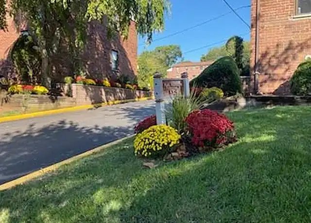 Property at Highland Manor Apartments - 338 Crowells Rd, Highland Park, NJ, 08904, 1 bed, 1 bath, [object Object]
