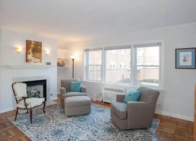 Property at 520 Michigan Ave, Evanston, IL, 60202, 2 beds, 1 bath, [object Object]