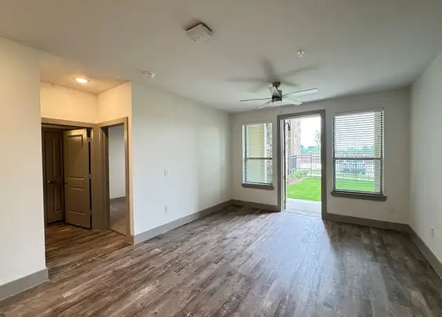 Property at 20102 Cypress Rose Hill Rd Unit B12, Tomball, TX, 77377, 2 beds, 2 baths, [object Object]