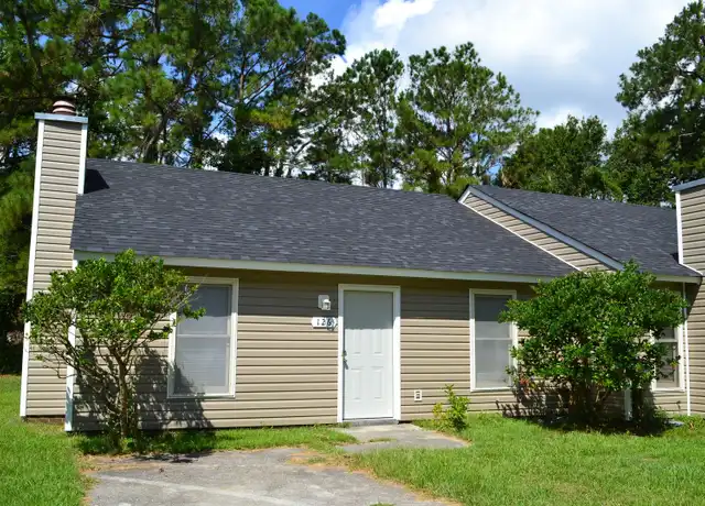 Property at 124 Corey Cir Unit 126, Jacksonville, NC, 28546, 2 beds, 1 bath, [object Object]