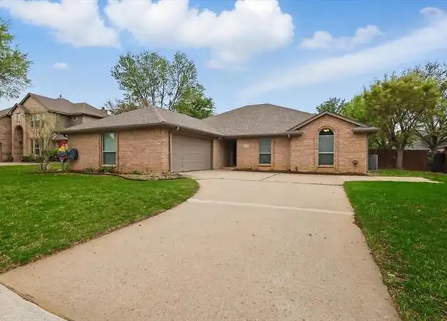Property at 607 Indian Creek Dr, Roanoke, TX, 76262, 4 beds, 3 baths, [object Object]