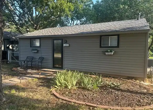 Property at 402 W Highland St, Denton, TX, 76201, 2 beds, 1 bath, [object Object]