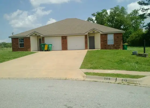 Property at 209 Graystone Cir, Centerton, AR, 72719, 3 beds, 2 baths, [object Object]