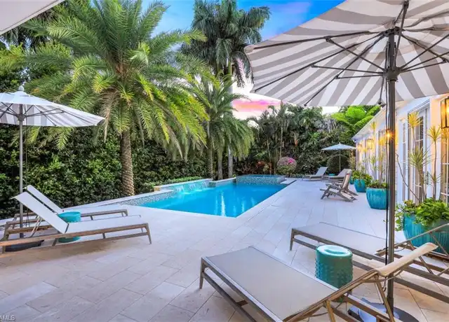 Property at 154 4th Ave N, Naples, FL, 34102, 5 beds, 5.5 baths, [object Object]