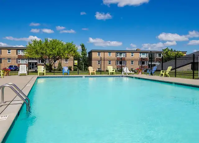 Property at Cedarview Commons - 2376 Ariel St N, North St Paul, MN, 55109, 1 bed, 1 bath, [object Object]