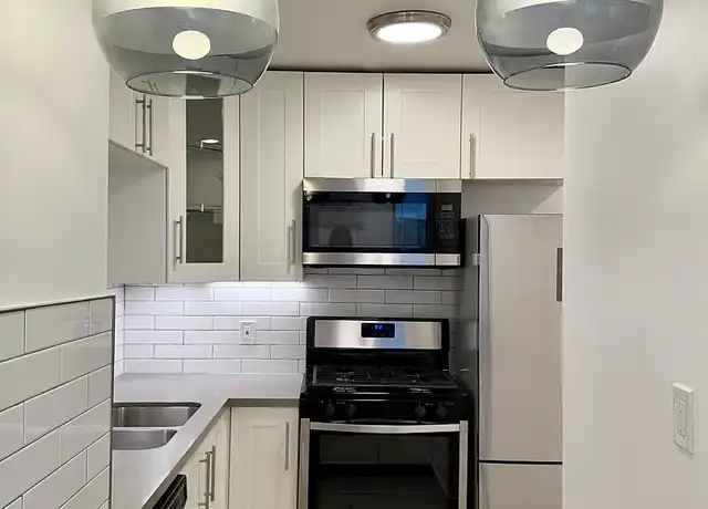 Property at 1617 N Poinsettia Pl, Los Angeles, CA, 90046, 1 bed, 1 bath, [object Object]