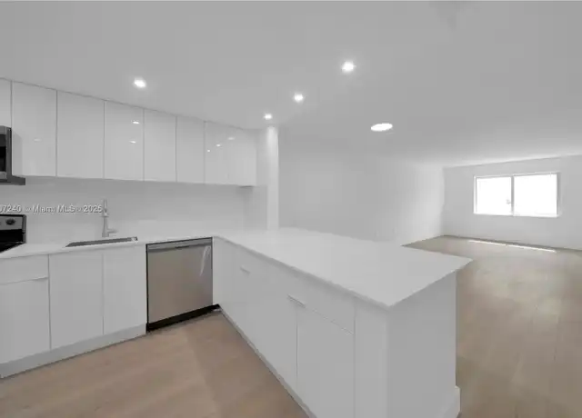 Property at 251 Galen Dr Unit 316E, Key Biscayne, FL, 33149, 2 beds, 2 baths, [object Object]