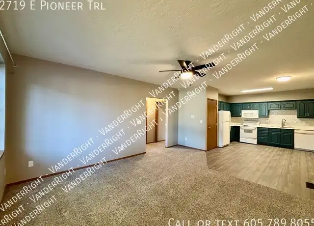 Property at 2719 E Pioneer Trl, Sioux Falls, SD, 57103, 2 beds, 2 baths, [object Object]