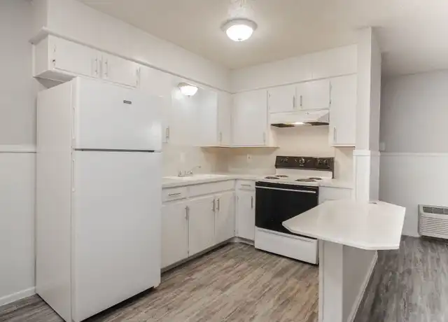 Property at 1305 53rd St Unit B, Lubbock, TX, 79412, 2 beds, 1 bath, [object Object]