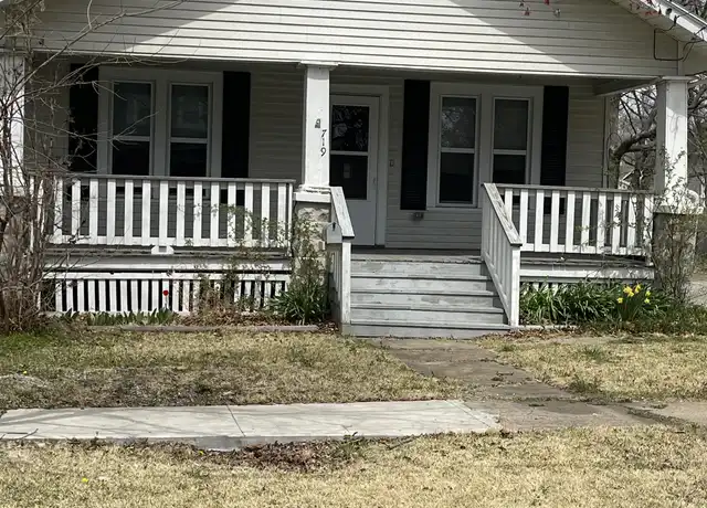 Property at 719 W 6th St, Ottawa, KS, 66067, 2 beds, 1 bath, [object Object]