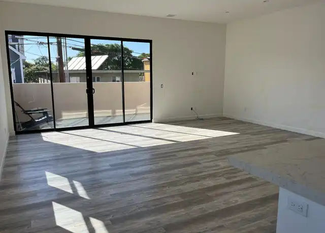 Property at 256 B Ave, Coronado, CA, 92118, 4 beds, 3.5 baths, [object Object]