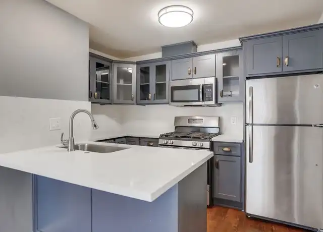 Property at 4040 S Hoover St #304, Los Angeles, CA, 90037, 2 beds, 1 bath, [object Object]