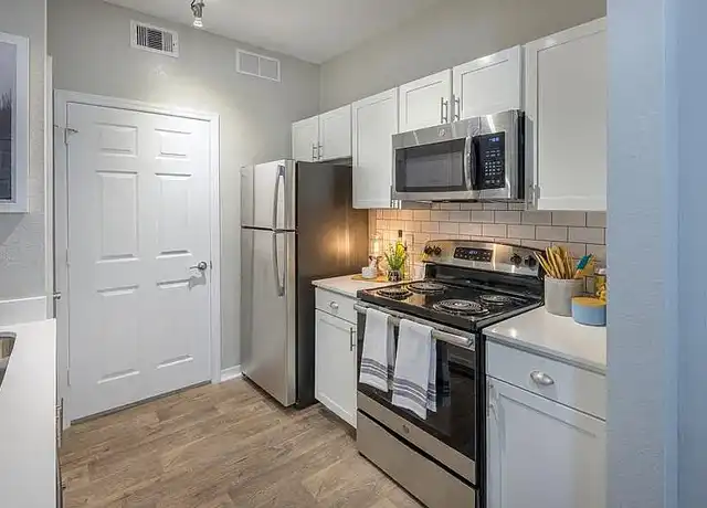 Property at Evergreens at Mahan - 900 Riggins Rd, Tallahassee, FL, 32308, 1-2 bed, 1-2 bath, [object Object]