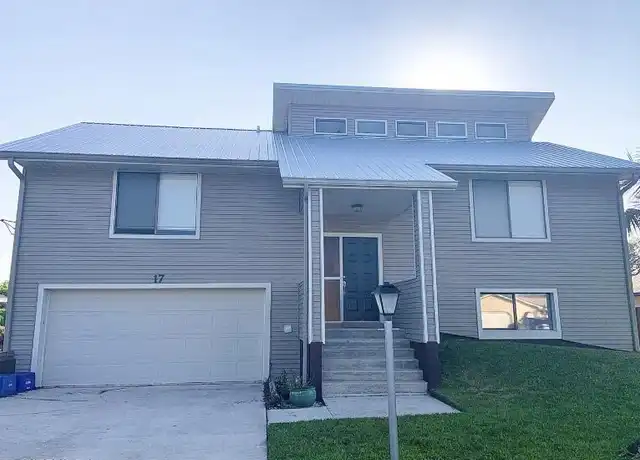 Property at 17 Clinton Ct S, Palm Coast, FL, 32137, 5 beds, 3 baths, [object Object]