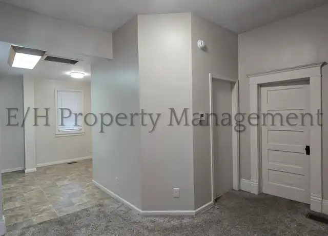 Property at 1007 W Maple St Unit 2, Wichita, KS, 67213, 1 bed, 1 bath, [object Object]