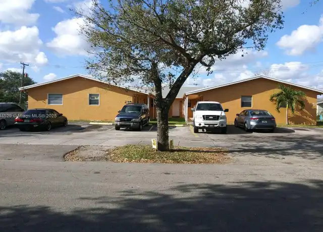 Property at 6147 Arthur St Unit 6, Hollywood, FL, 33024, 1 bed, 1 bath, [object Object]