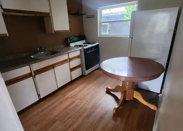 Property at 223 W 2nd St Apt 3, Erie, PA, 16507, 1 bed, 1 bath, [object Object]