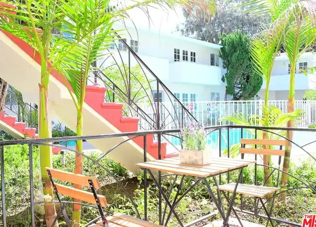 Property at 1027 20th St Unit B, Santa Monica, CA, 90403, 2 beds, 1 bath, [object Object]