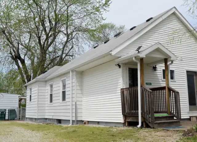 Property at 2305 N Maplewood Ave Unit 1, Muncie, IN, 47304, 3 beds, 2 baths, [object Object]