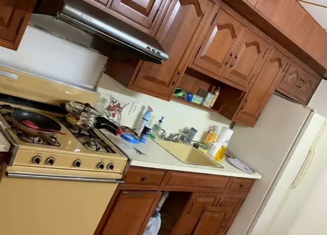 Property at 258 Hancock Ave Unit 1, Jersey City, NJ, 07307, 3 beds, 2 baths, [object Object]