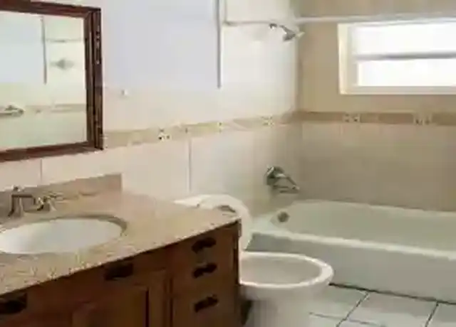 Property at 30 SE 5th St, Dania Beach, FL, 33004, 2 beds, 1 bath, [object Object]