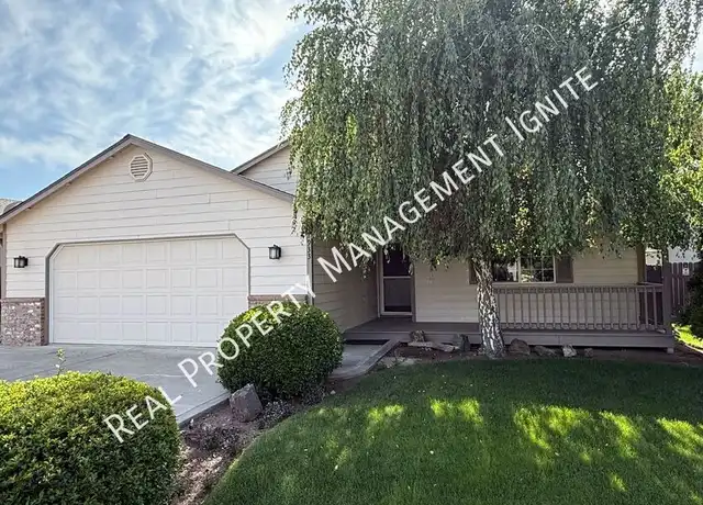 Property at 1933 SW 35th Pl, Redmond, OR, 97756, 3 beds, 2 baths, [object Object]