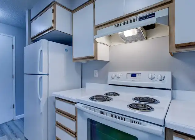 Property at Kensington Terrace - KT-142 - 14360 E Burnside St, Portland, OR, 97233, 2 beds, 1.5 baths, [object Object]