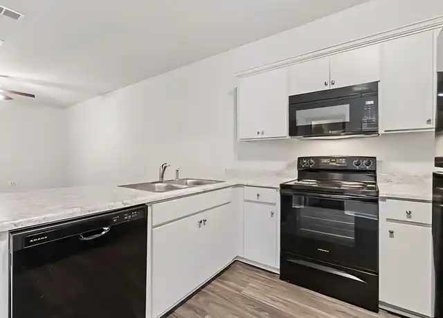 Property at Springhill Apartments - 1725 Spring Hill Pl, Valdosta, GA, 31601, 2 beds, 2 baths, [object Object]