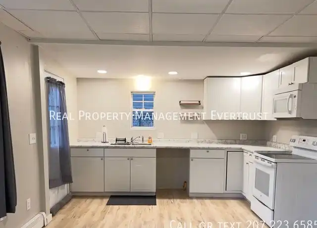 Property at 139 Howe St, Lewiston, ME, 04240, 3 beds, 2 baths, [object Object]