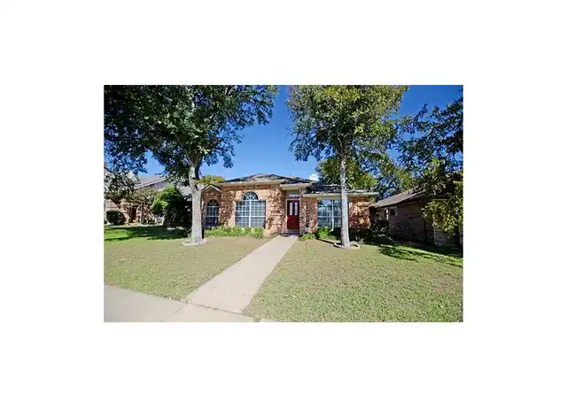 Property at 1518 High Pointe Ln, Cedar Hill, TX, 75104, 3 beds, 2 baths, [object Object]