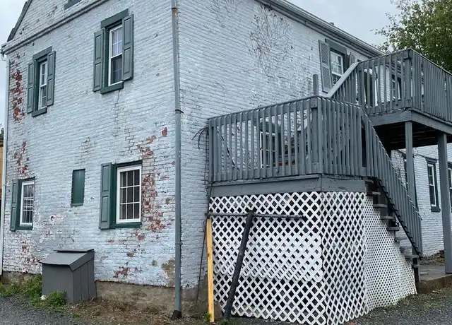 Property at 10 Apple Ave Apt B, Marietta, PA, 17547, 3 beds, 1 bath, [object Object]