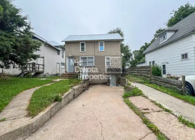 Property at 719 S Edmunds St Unit 3, Mitchell, SD, 57301, 2 beds, 1 bath, [object Object]